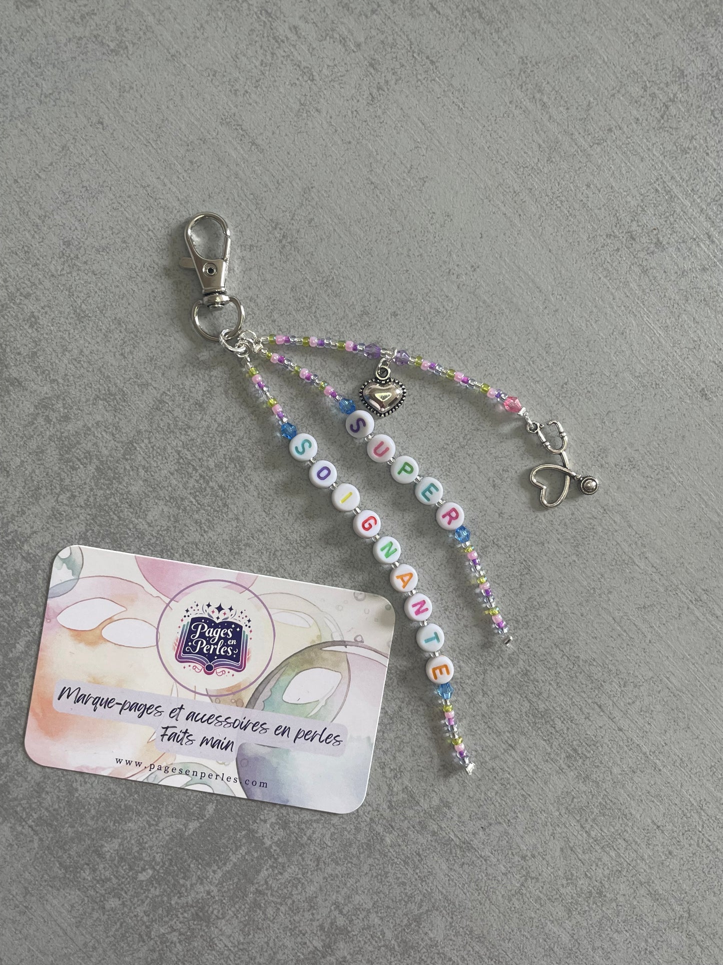 đ©ș Porte-clĂ© en perles - personnel soignant đ©ș
